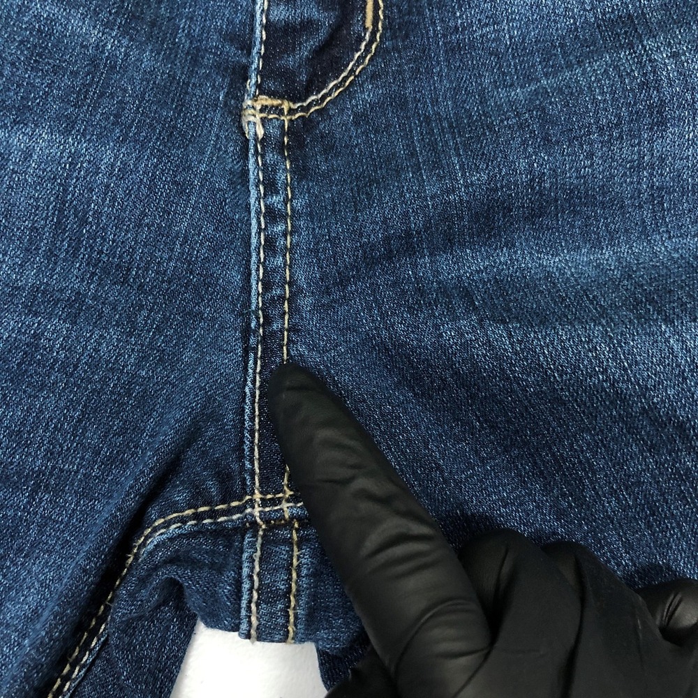 Seven7 Capri Jeans Womens 10 Blue Mid Rise Distressed Embroidered Stretch Denim - Picture 11 of 13